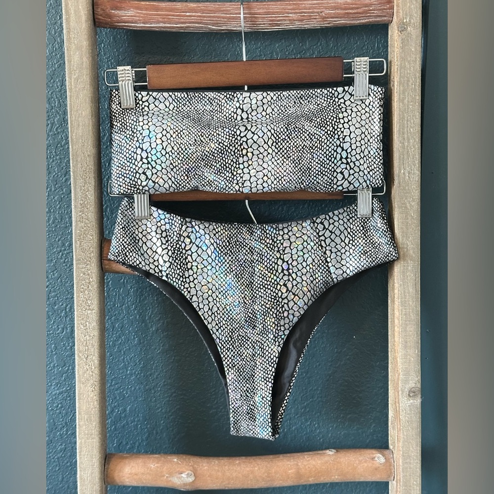 Snakeskin Metallic Print Bikini Set. Bandeau top, high leg cheeky bottoms. SZE S